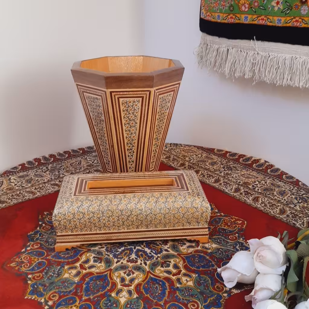 سطل و جادستمال خاتم . نقطه  دار