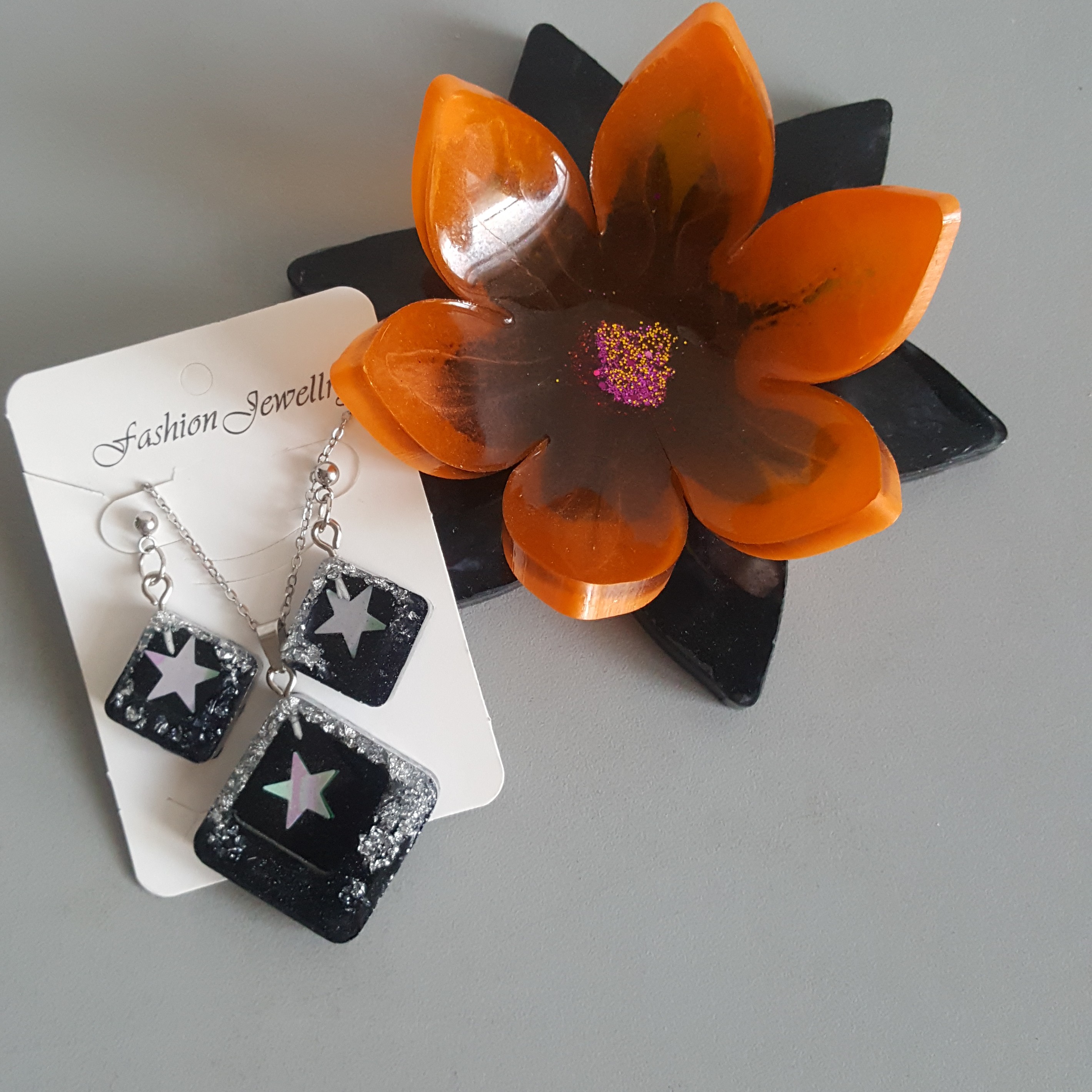 نیم ست رزینی مشکی نقره ای