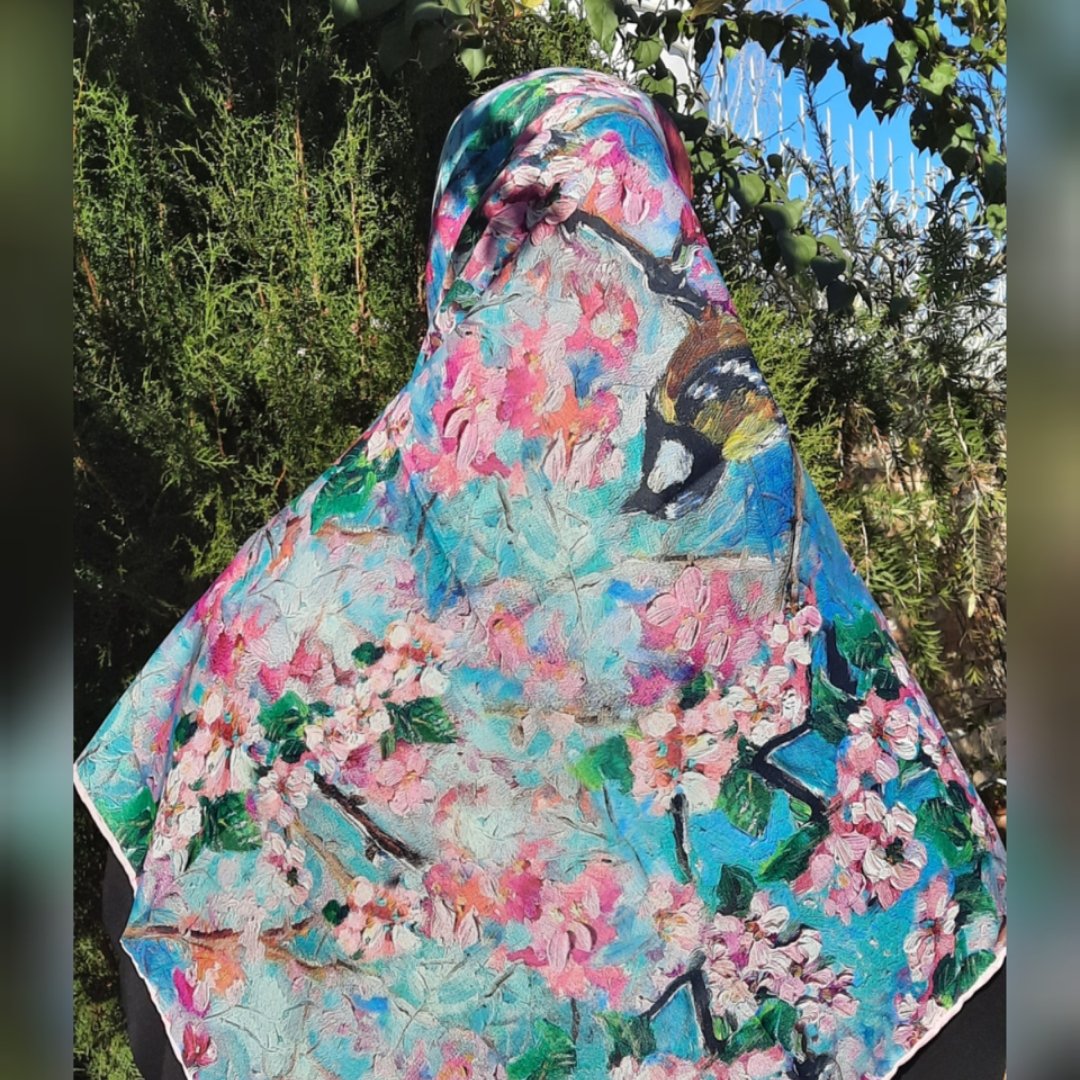 روسری کرپ نخ 1،دوردست دوز ،قواره140،ایستایی خوبی داره،ررای استفاده مجالس هم گزینه مناسبیه