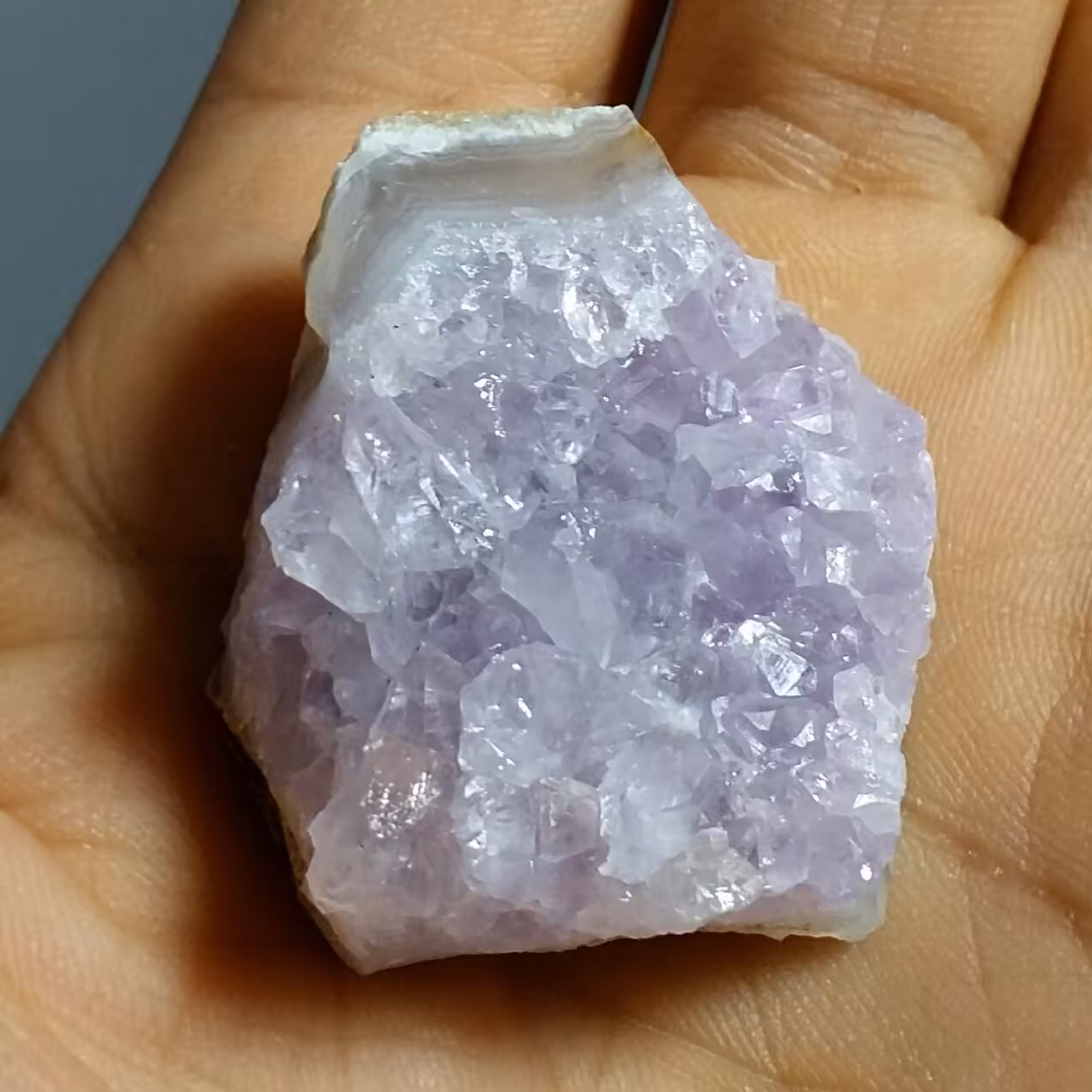 سنگ راف آمیتیس آمتیس آماتیس پر بلور پر رنگ بسیار خاص و زیبا و چشم نواز کلکسیونی کد 10599