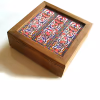 جعبه  چند منظوره  چوبی با روکش پارچه مخمل کوبیده طرح گل و مرغ آرتمان 