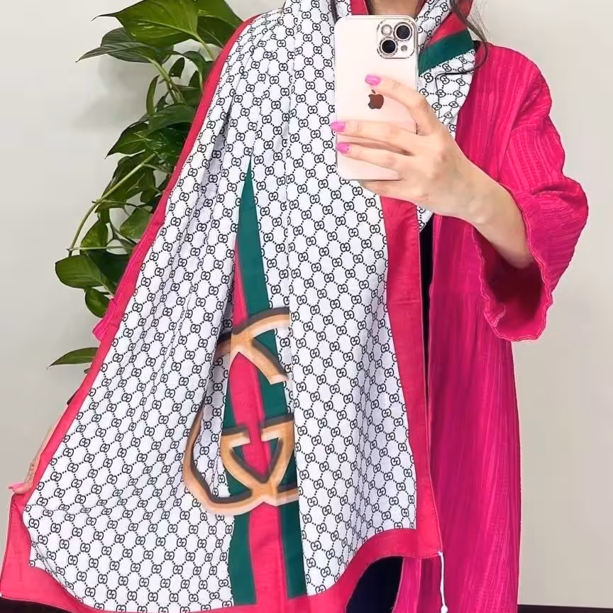 شال نخی منگوله دار