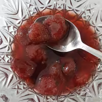 مربای تازه و خونگی توت فرنگی محلی 