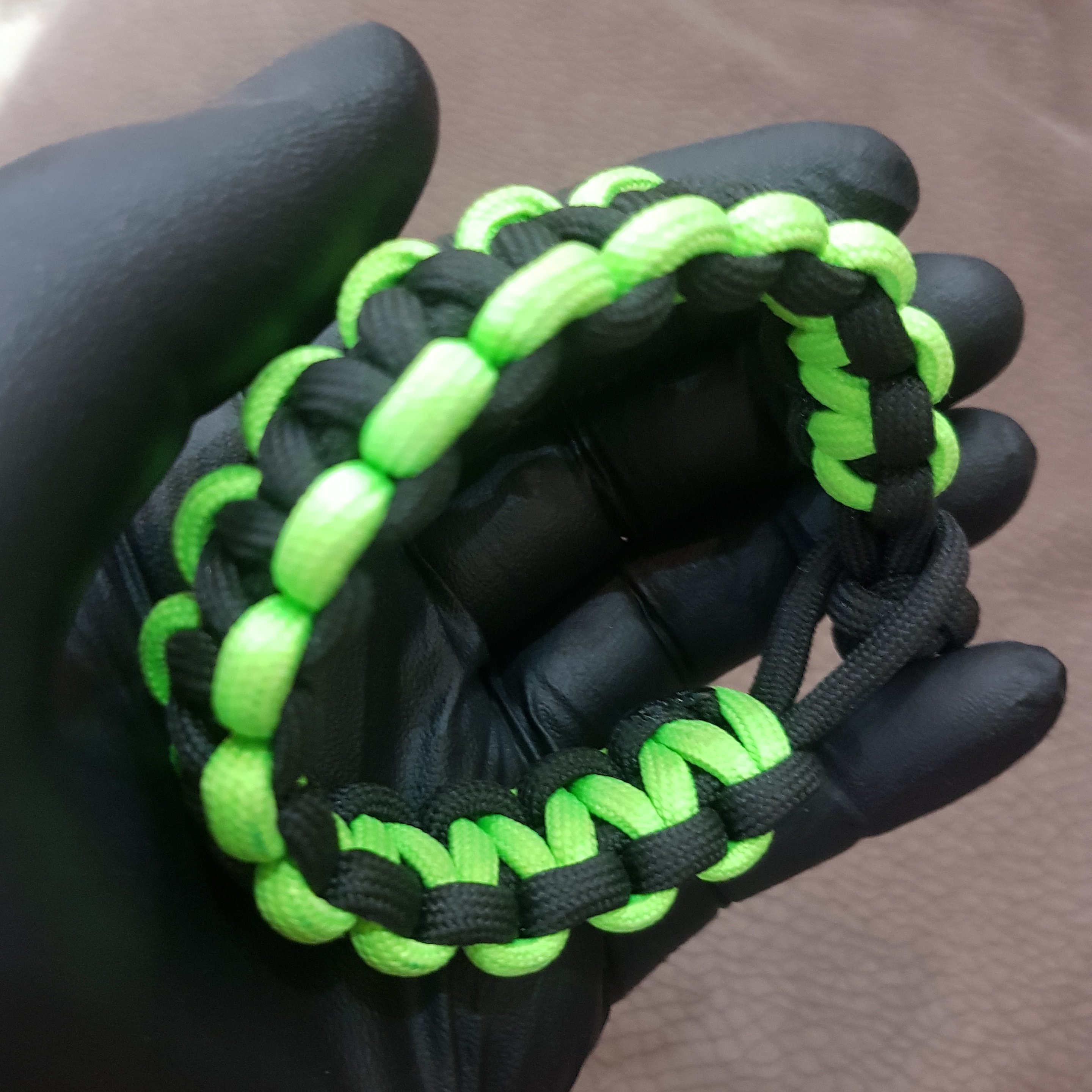 دستبند پاراکورد کوهنوردی و اسپرت سبز و مشکی.ورزش.حراج.تخفیف.هدیه.کادو.دستبند نجات.خاص.مردانه و زنانه