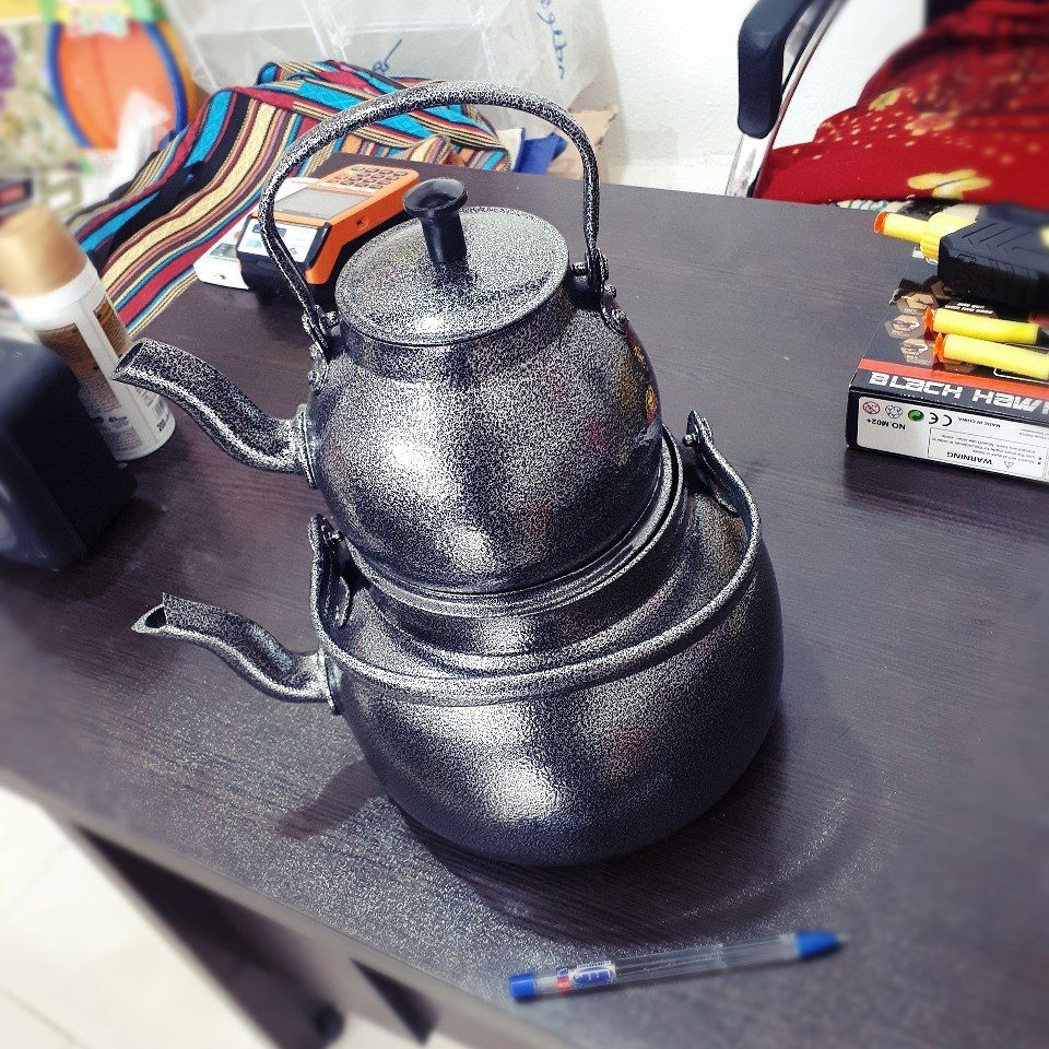 کتری قوری روحی 
کیفیت عالی 
موجود فقط رنگ خاکستری 
بسیار محدود
داری درب کتری و درب قوری  
کتری 3لیتر