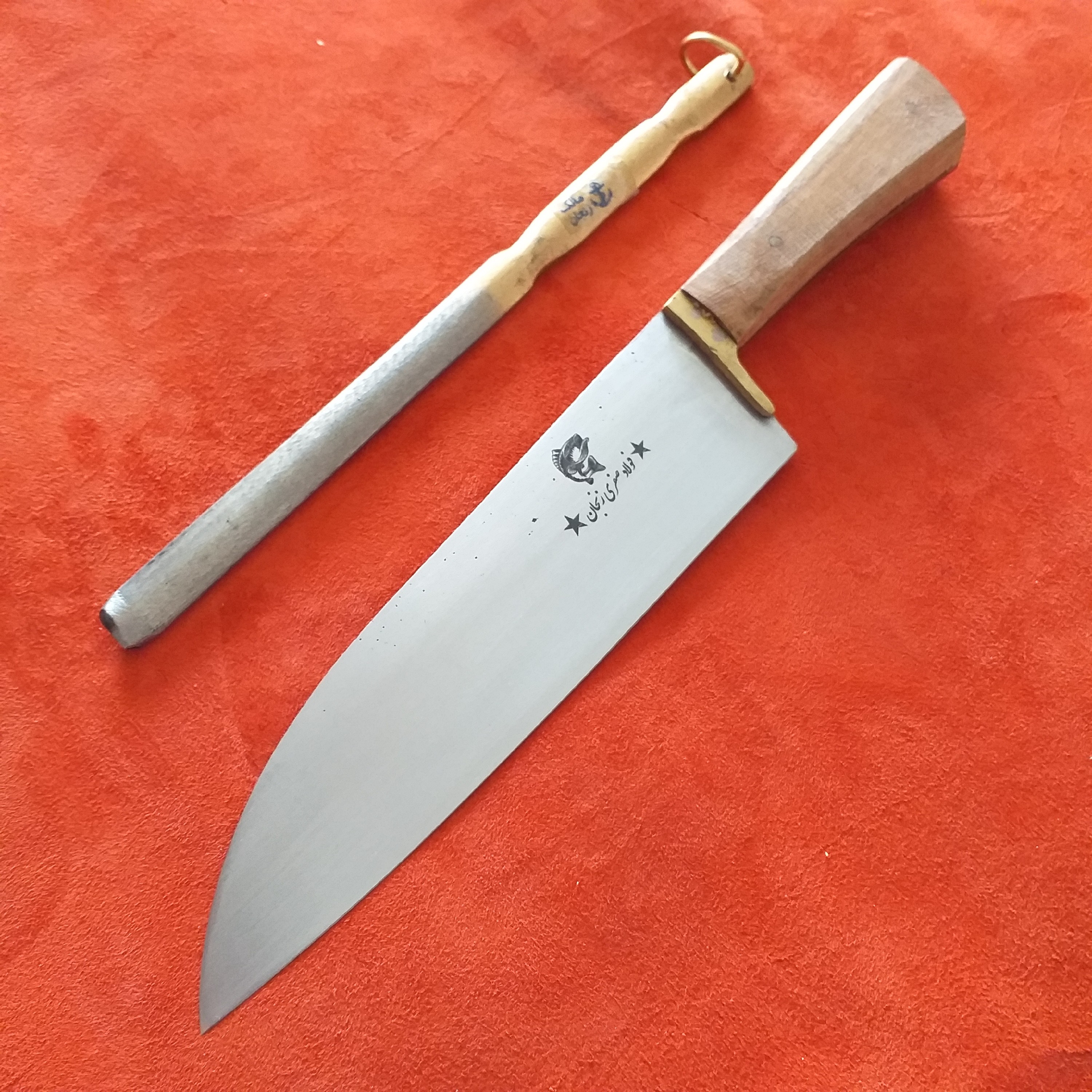 چاقوی زنجان چاقو زنجان چاقو قصابی راسته ای تیغه فولادی دست ساز  زنجان ست دوعددی شامل یکعدد چاقو با طول کل 31و مصقل25سانت