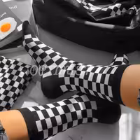 جوراب ساقدار طرح شطرنجی سفیدمشکی اسپرت فری سایز