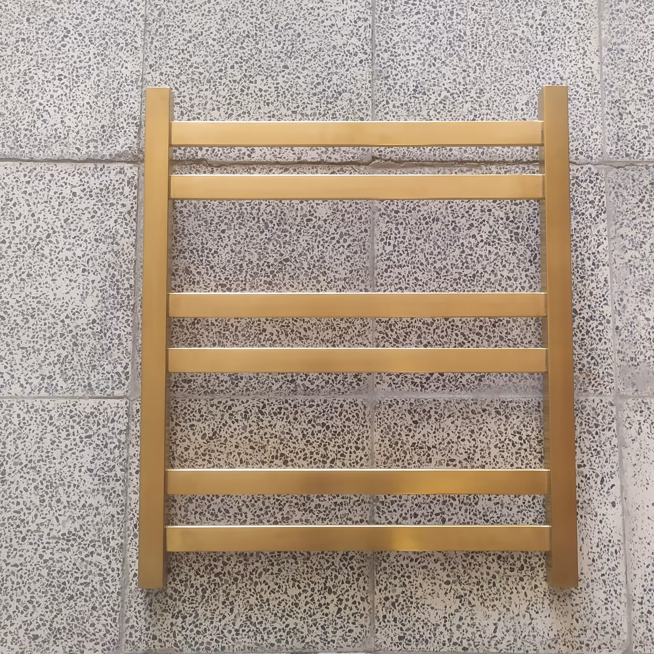 حوله خشک کن تمام استیل 304 ضد زنگ درجه 1  15 سال گارانتی  با پروفیل ضخیم  پس کرایه ارسال با باربری 