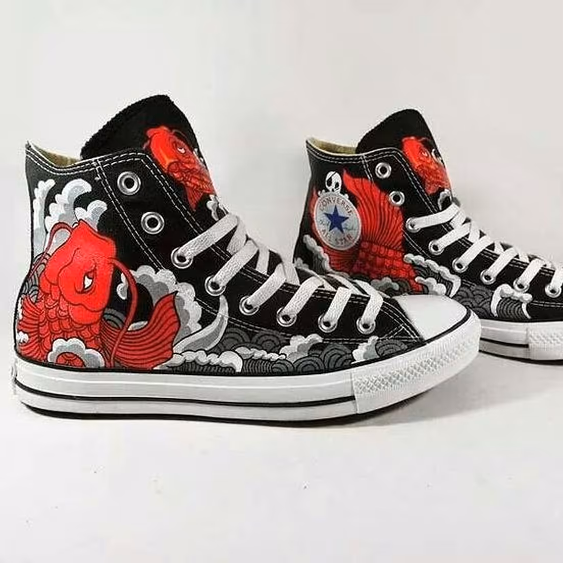 نقاشی روی کفش طرح ماهی(دو طرفه) (قبل از سفارش موجودی  بگیرید)