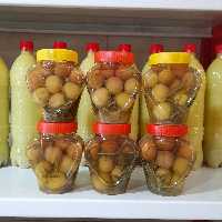 ترشی گوجه سبز خونگی ترش داخل ظرف (650)گرم