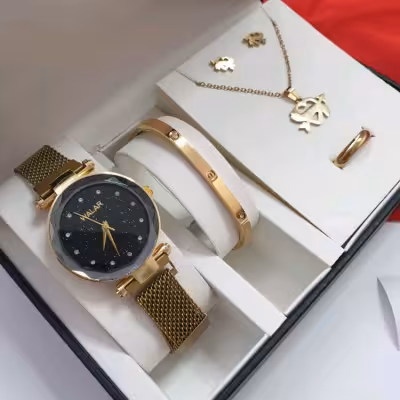 ساعت مچی والار طلایی رنگ WALAR