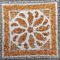 رومیزی قلمکاری(طرح بوته جقه)سایز100در100 نارنجی