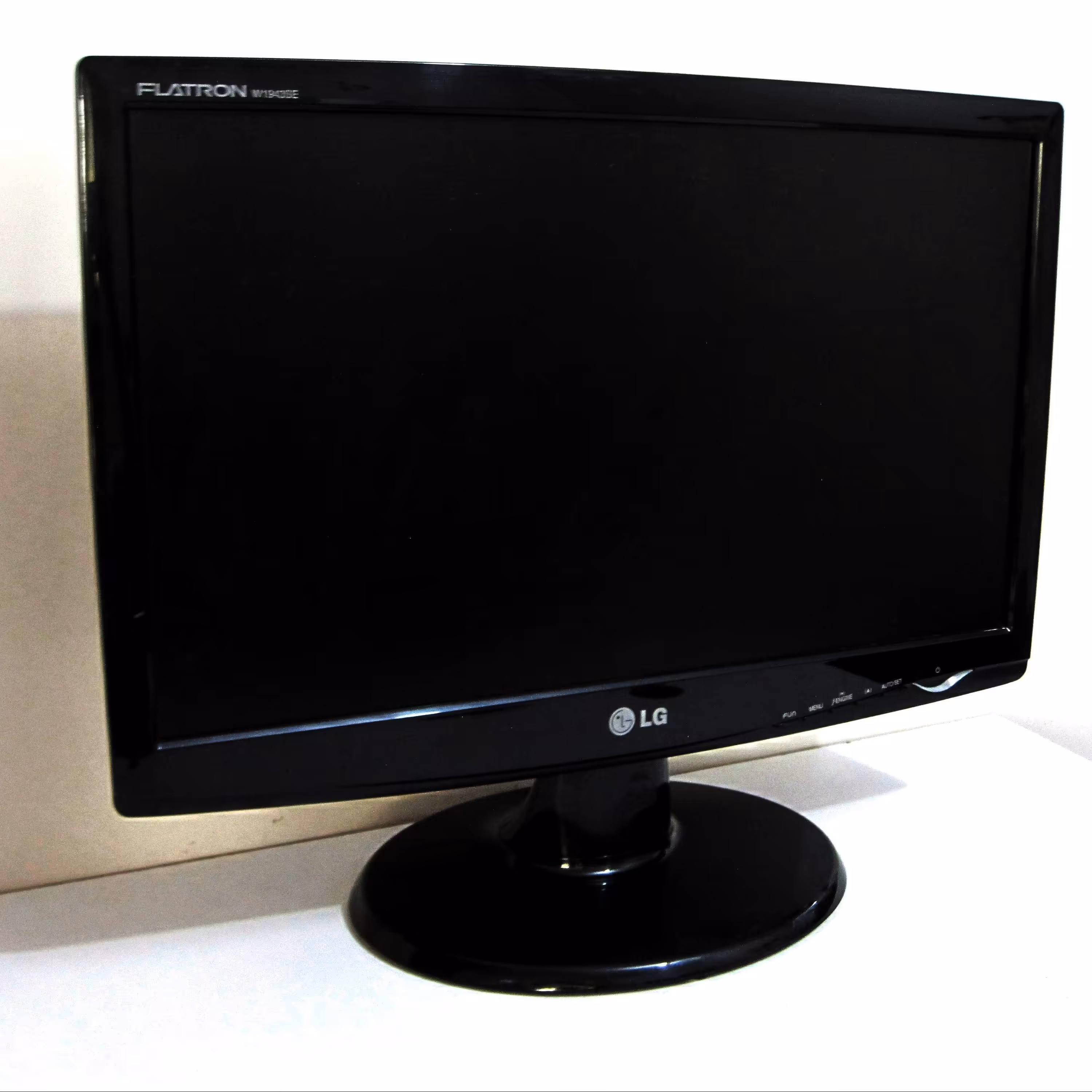 مانیتور 19 الجی LG W1943SE