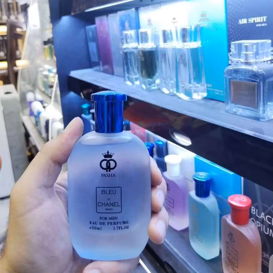 ادکلن بلو چنل پاشا (شنل بلو پاشا با رایحه خنک و ملایم)