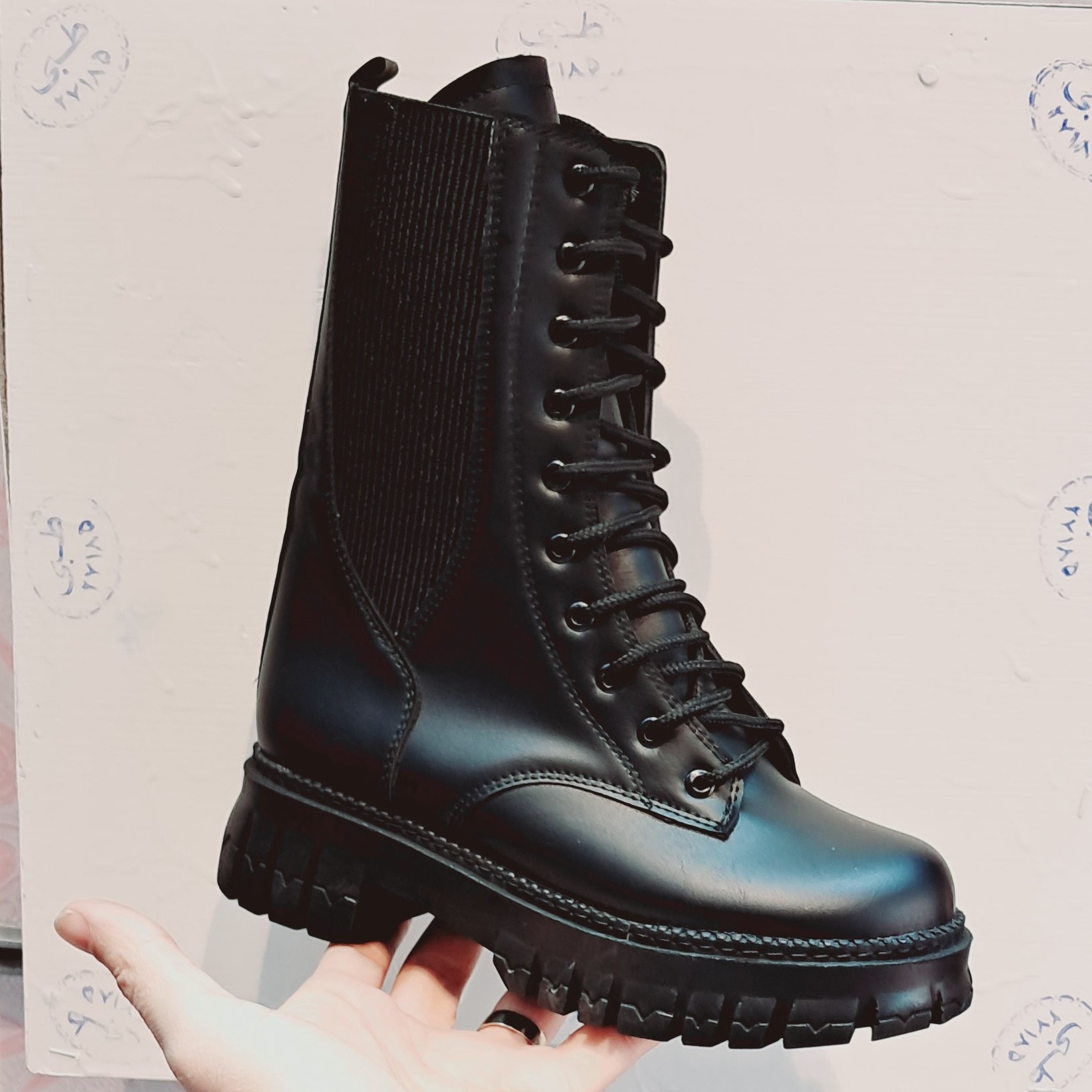 نیم بوت زنانه بلند تولید گلهای تبریز دوردوخت واقعی سبک و راحت دخترانه جدید و چوانپسند مخصوص برف و یخ در مسترشوز ارسال 