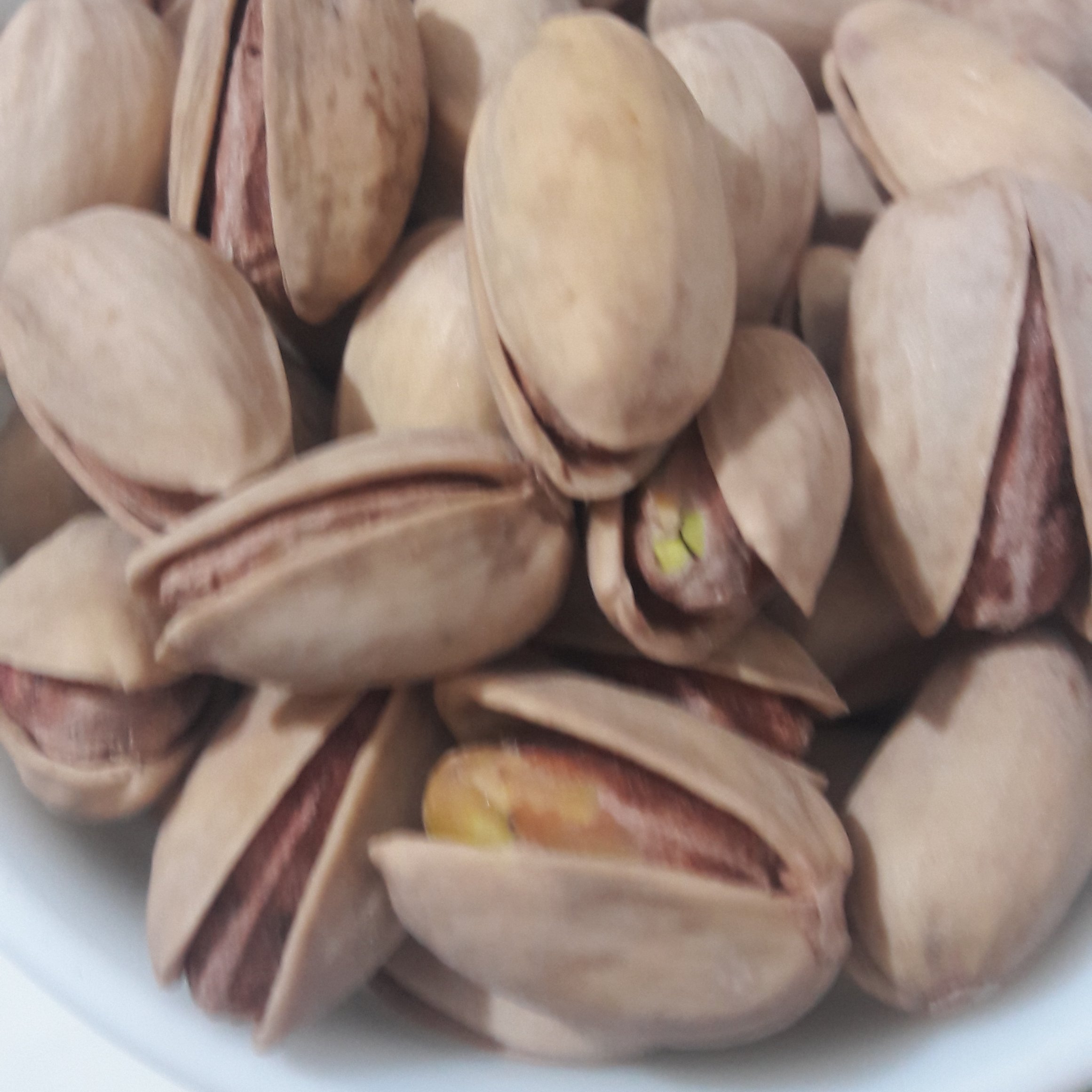پسته احمد آقایی شور 100 گرمی