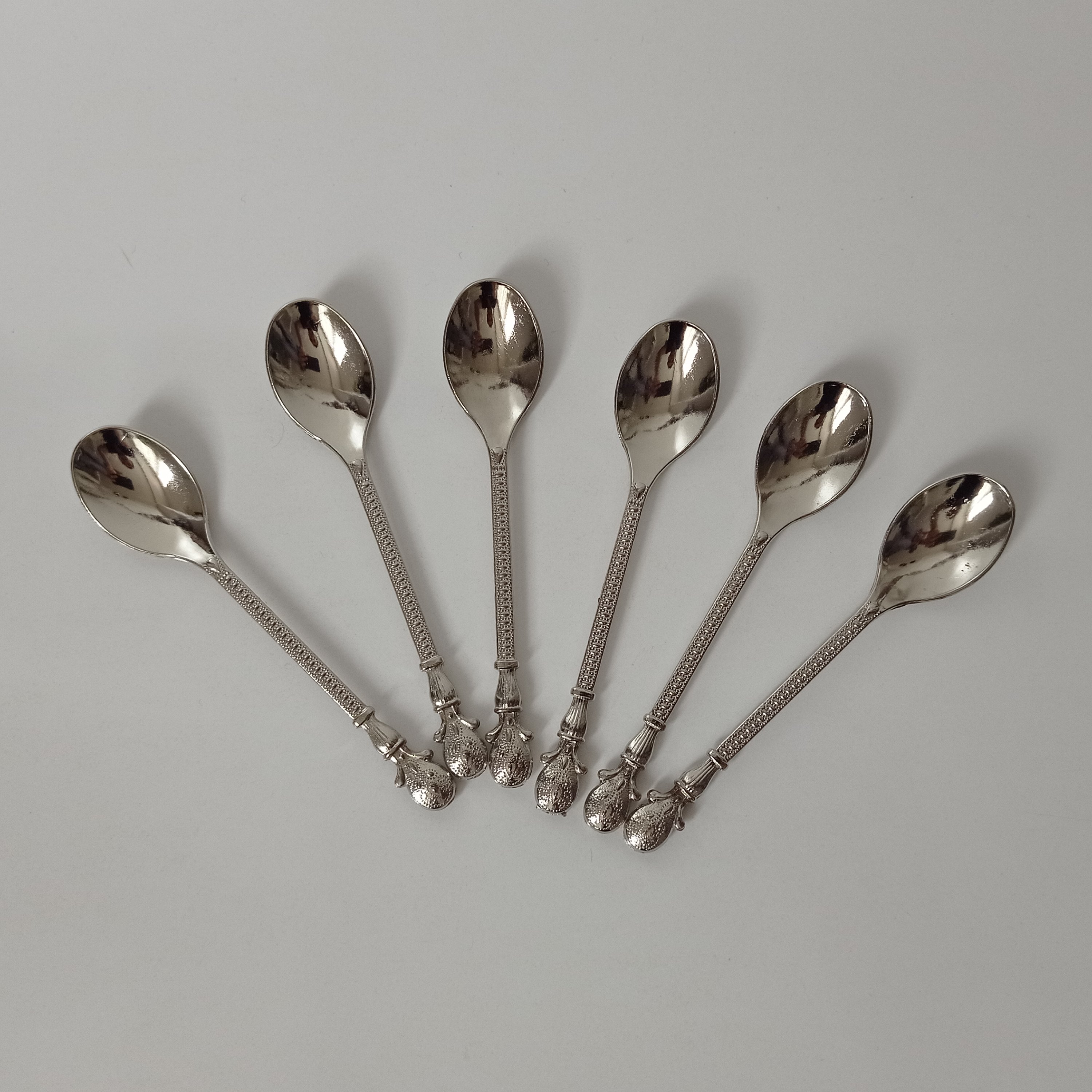 قاشق چایخوری طرحدار نقره ای رنگ 6 عددی