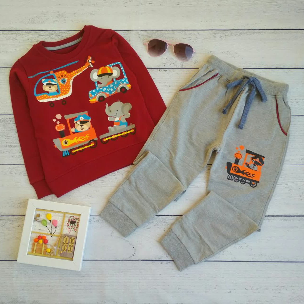 لباس راحتی بچگانه پسرانه | بلوز شلوار پسرانه طرح وسیله نقلیه | ست لباس پسرانه | جنس پنبه تک رنگ ( سایز 40 و  45 )