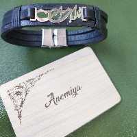 دستبند چرمی طرح خدا با ماست  آنومیا با چرم کاملا طبیعی گاوی و پلاک استیل رنگ ثابت 