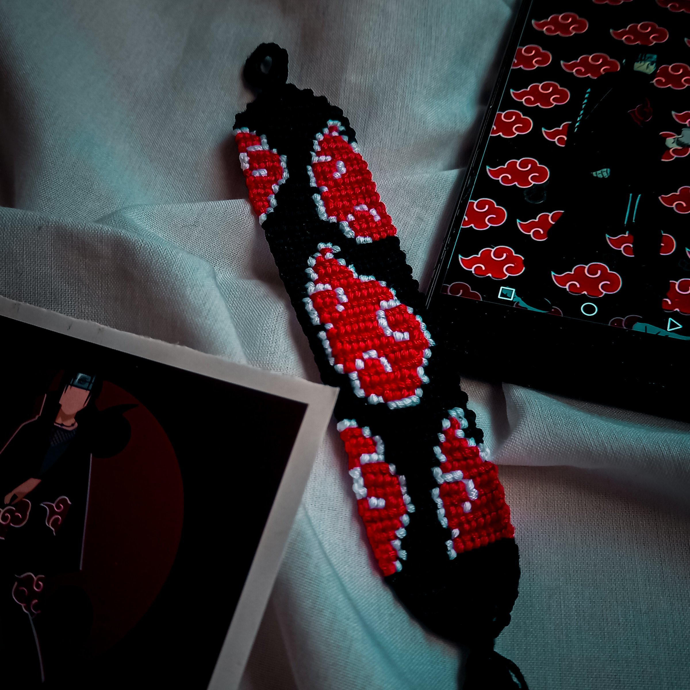 دستبند بافت دوستی طرح  ابر قرمز ( آکاتسوکی )