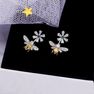 گوشواره طرح زنبور و گل ظریف کد E333