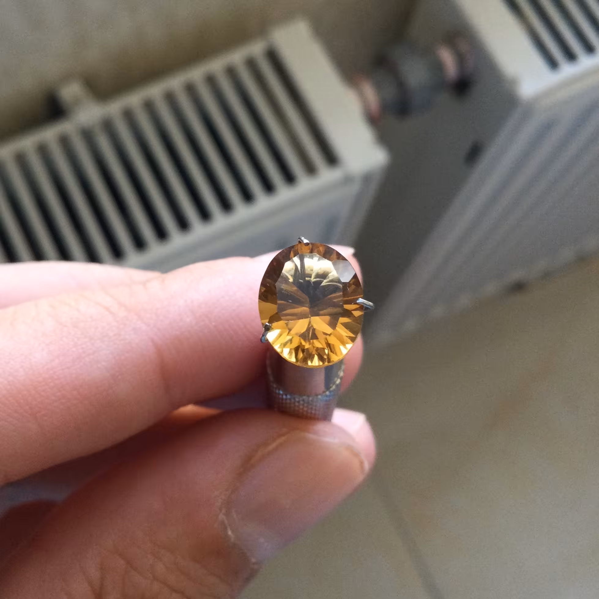 نگین سیترین خوشرنگ تراش لیزری کلکسیونی 