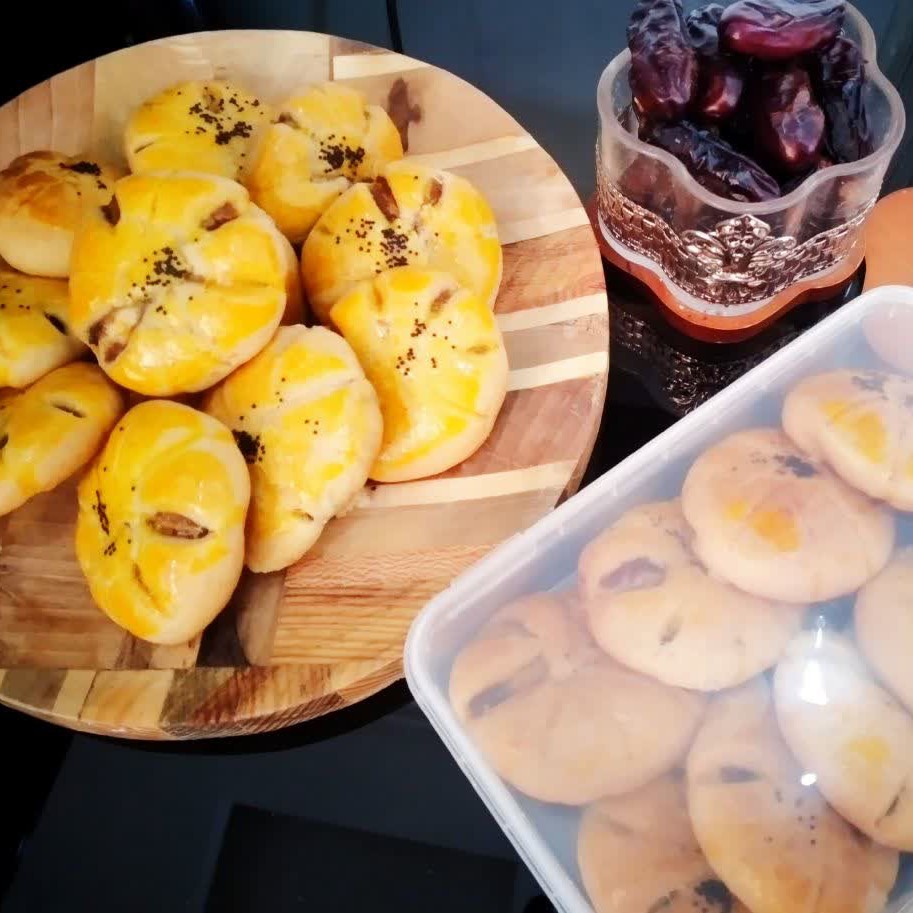 کلوچه قزوینی ( خرمایی)(خانگی)(ممتاز) هزینه ارسال با مشتری می باشد
