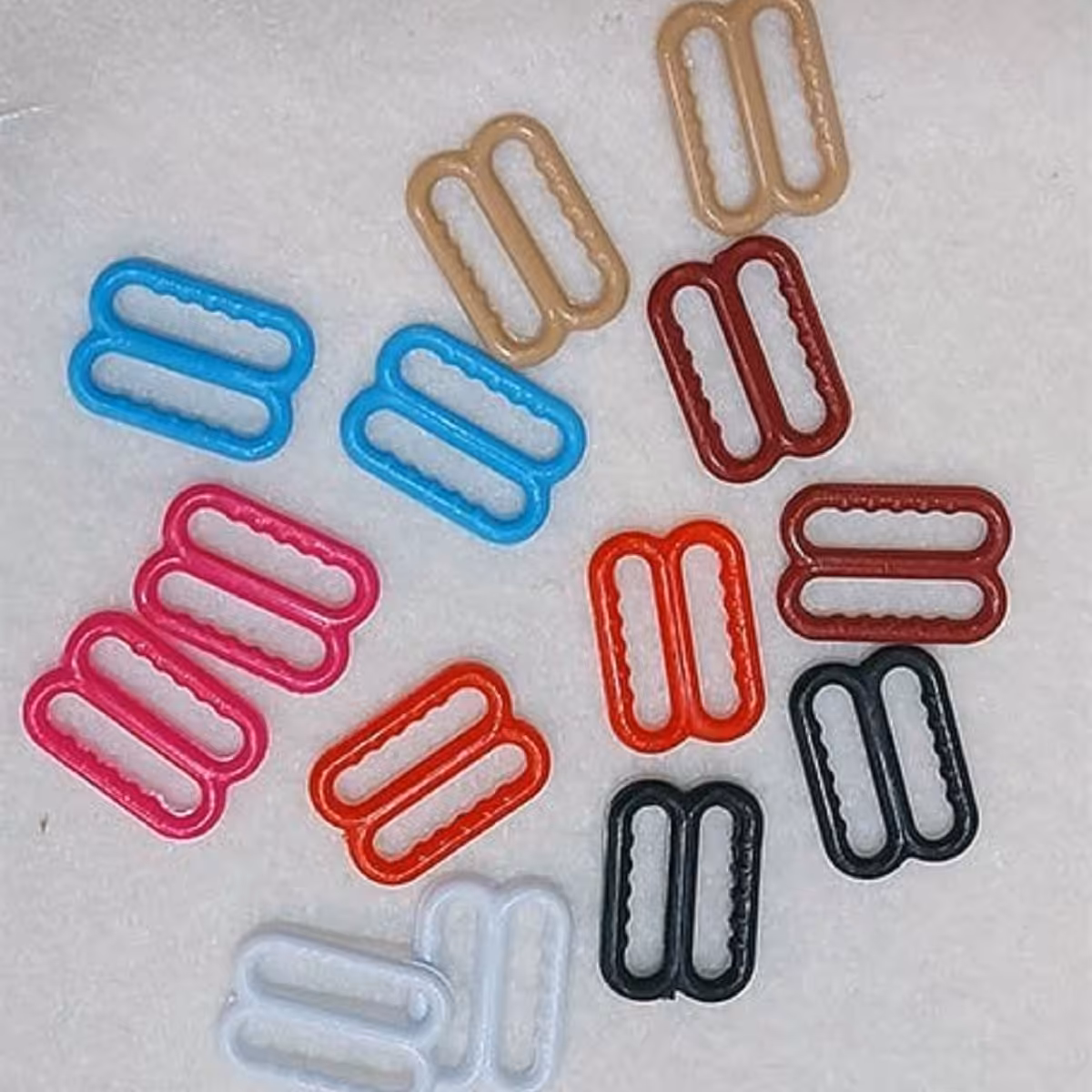 قلاب سوتین پلاستیکی کوچک