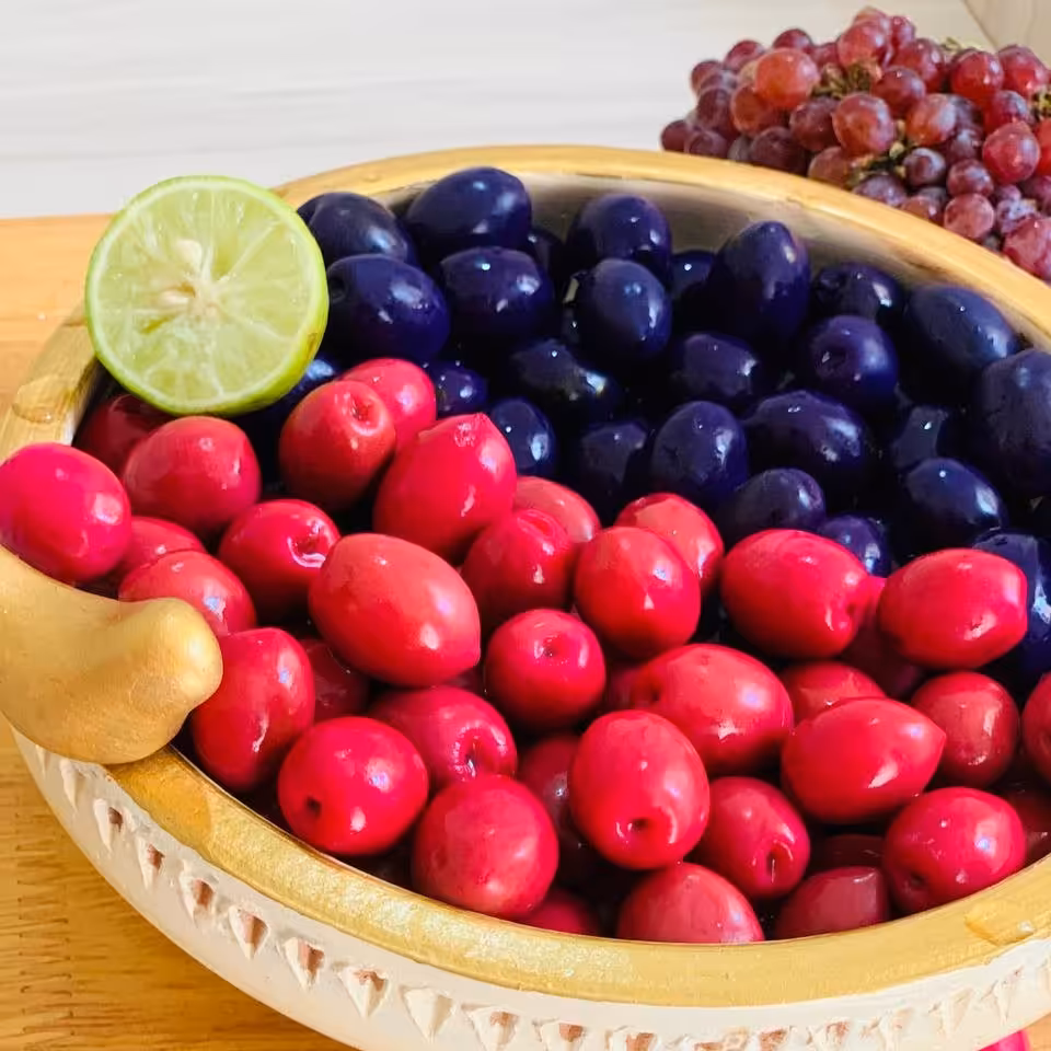 زیتون رنگی ،جدیدترین محصول بازار زیتون کشور ،بصورت بسته بندی فله در پت های 6.5 کیلویی