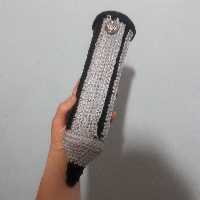 جا مدادی  دستبافت مکرومه طرح مداد دورنگ طوسی . مشکی دکمه  خور بسیار شیک با ایستایی عالی و قابل شستشو