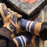 جوراب دوخط زمینه سورمه ای نیم ساق نخ پنبه