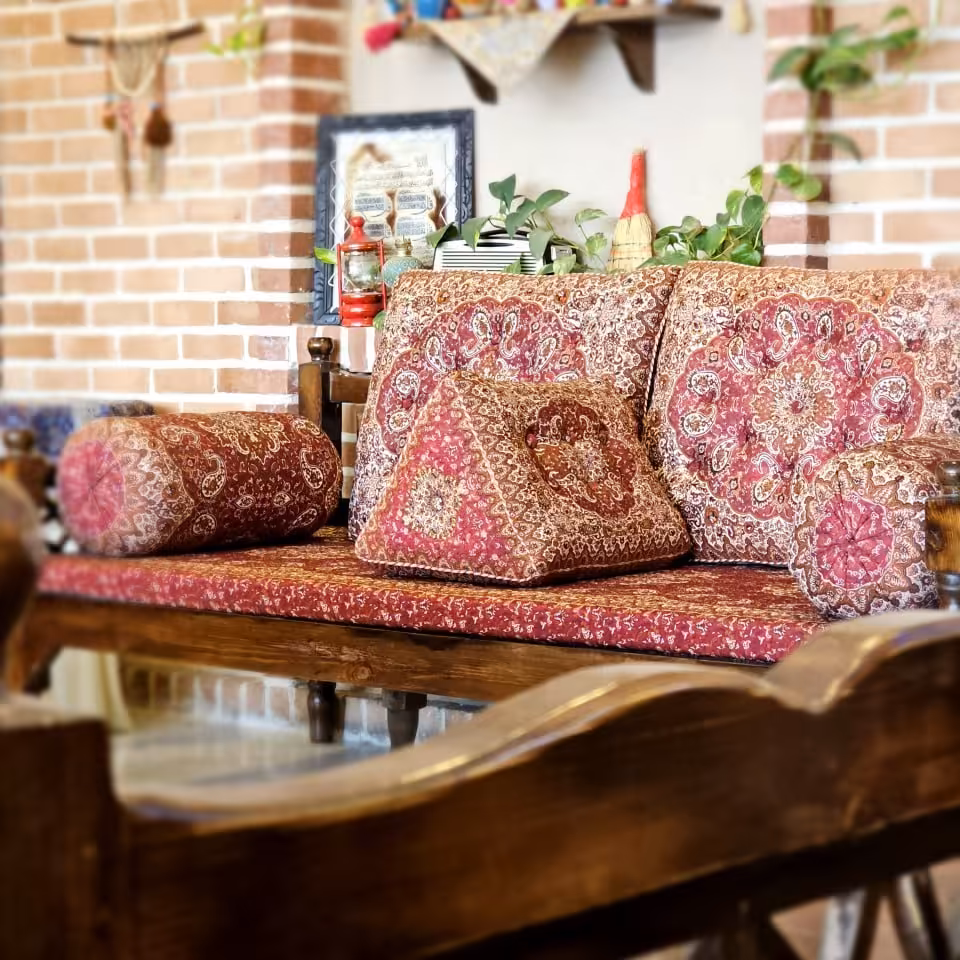 ست 6 تکه پشتی سنتی طرح سالار رنگ قرمز