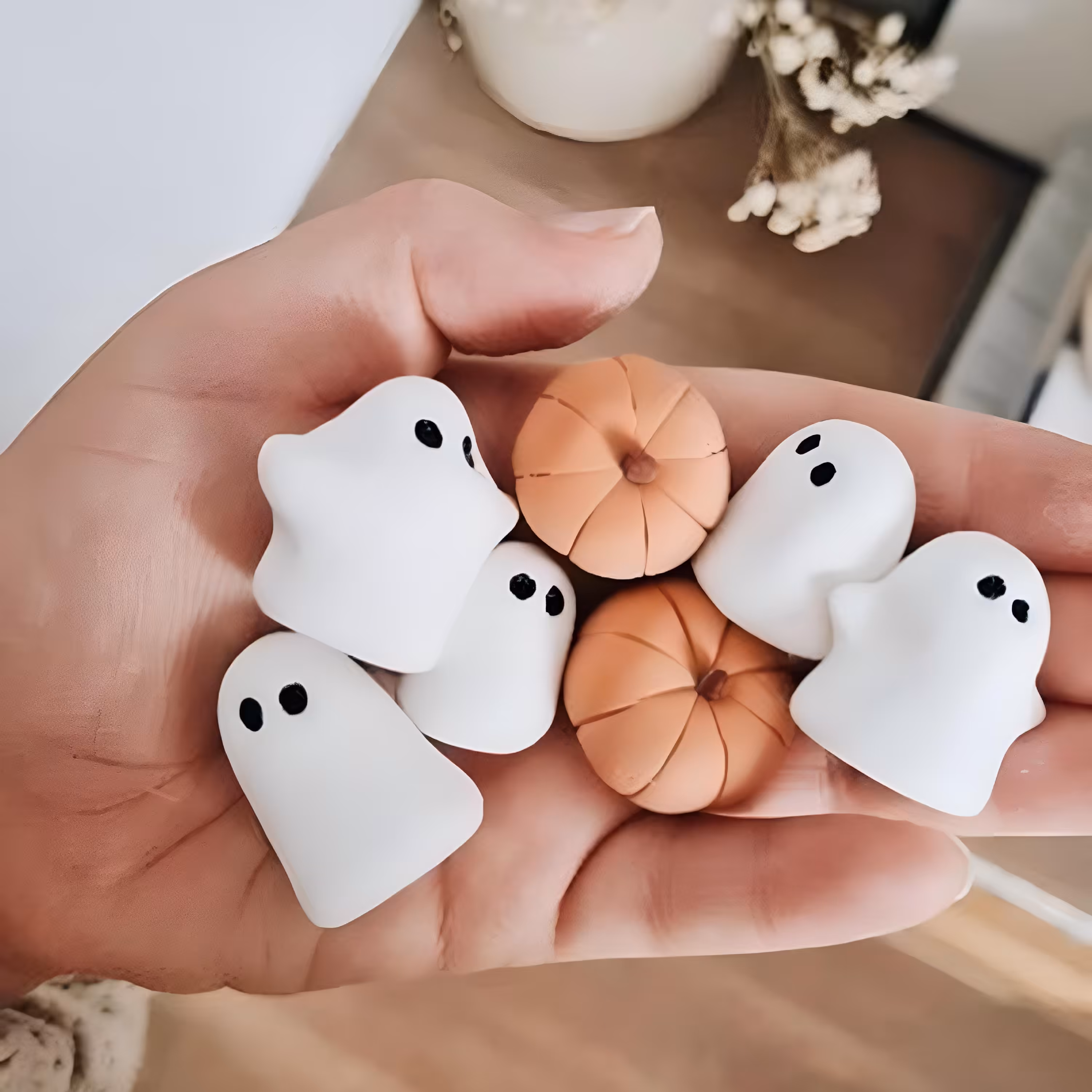 آویز خمیری طرح روح ghost سفید قابل تغییر مطابق سلیقه کد 1002