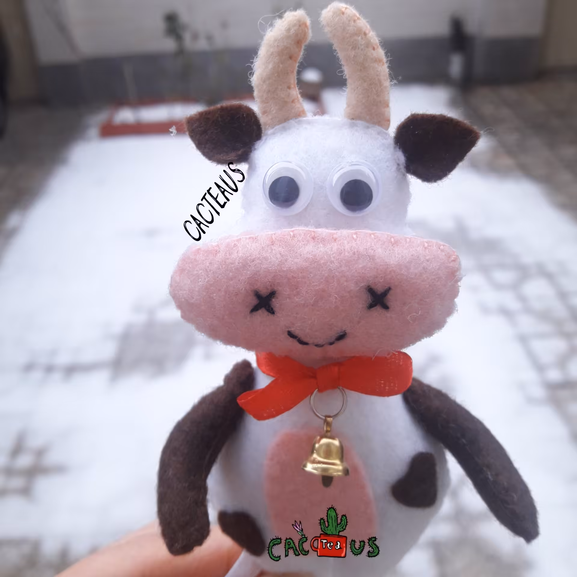 عروسک نمدی گاو کوچک 