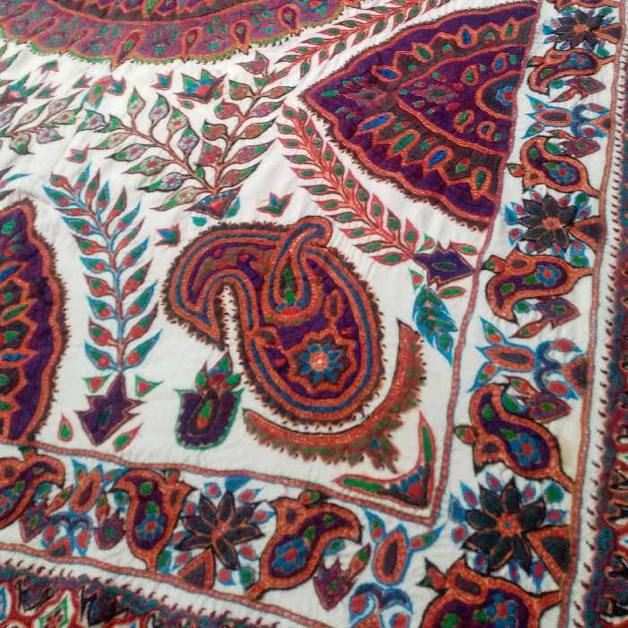 روتختی پته رنگ سفید دوخت سنتی سایز  دو در سه 