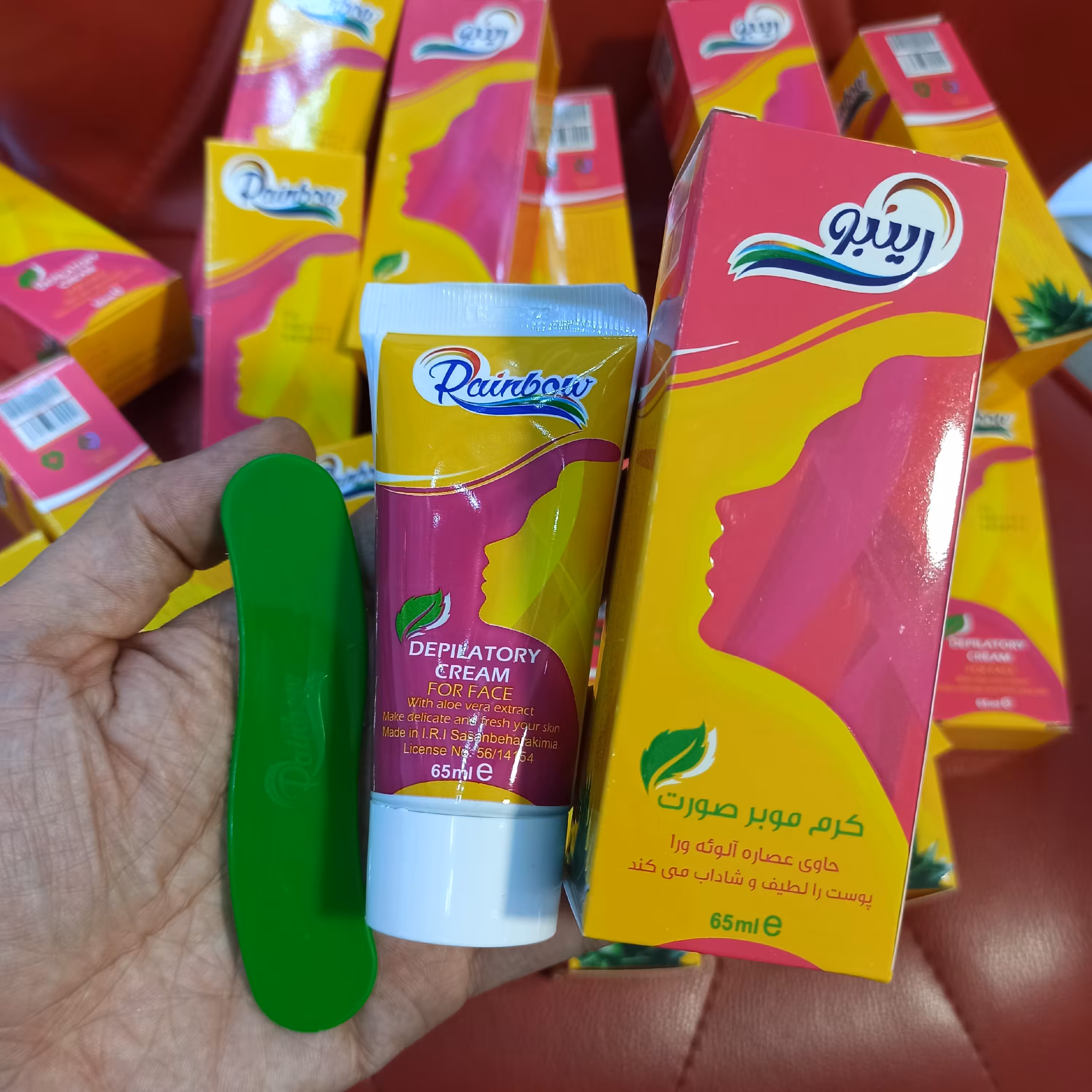 کرم موبر صورت گیاهی 