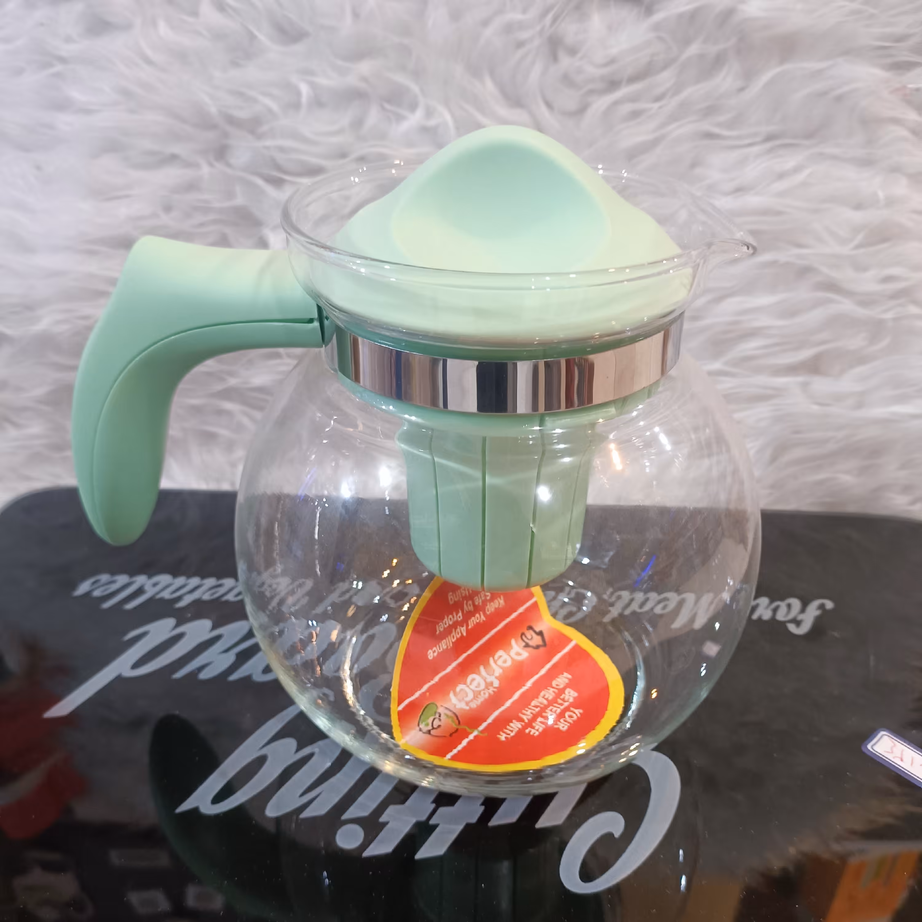 قوری پیرکس یک و نیم لیتری لهستانی حک شده زیر ظرف شفاف و با کیفیت  