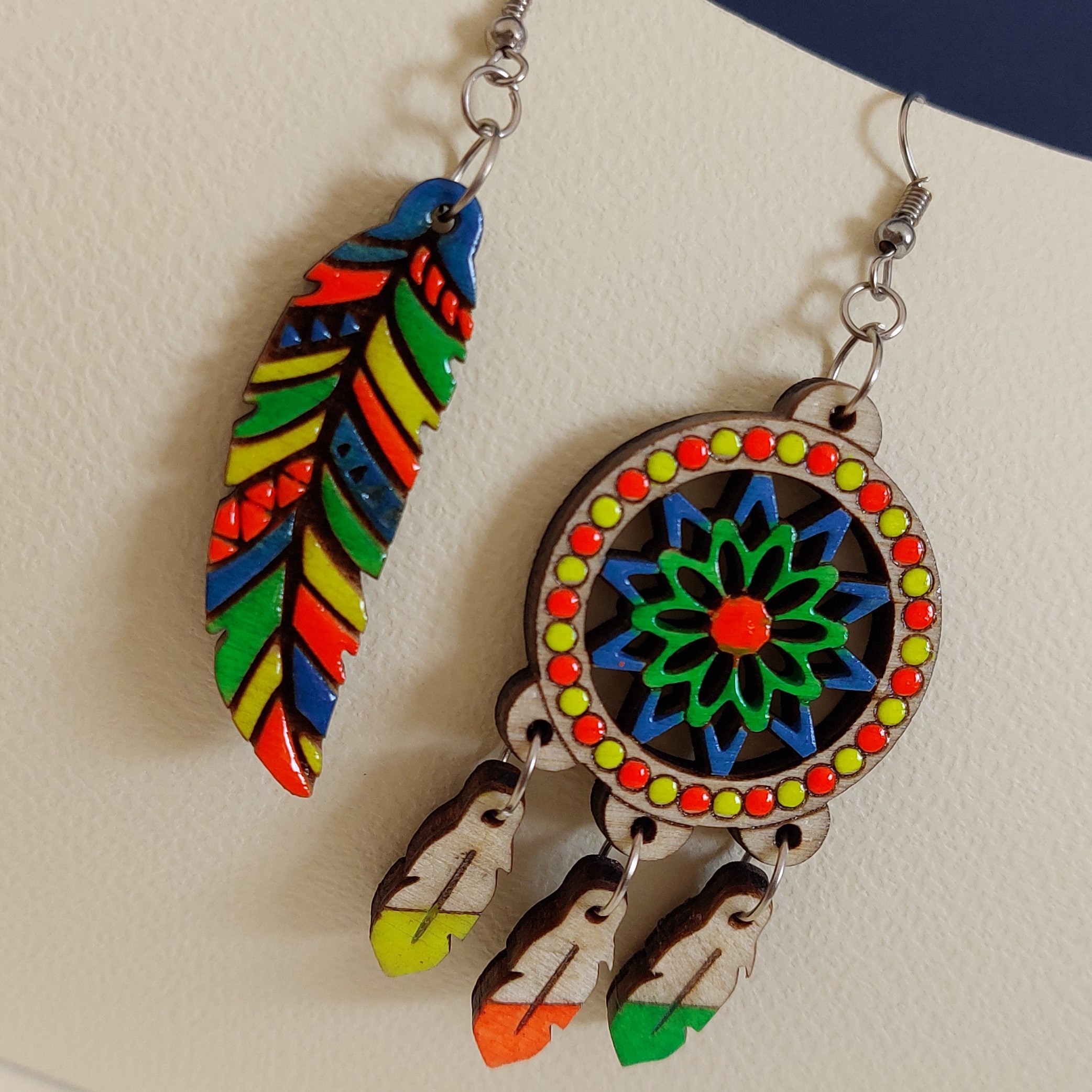 گوشواره چوبی