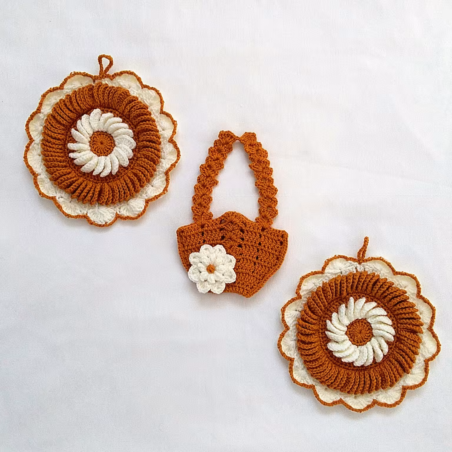 ست دستگیره و جاکبریتی بافته شده با کاموای ایرانی