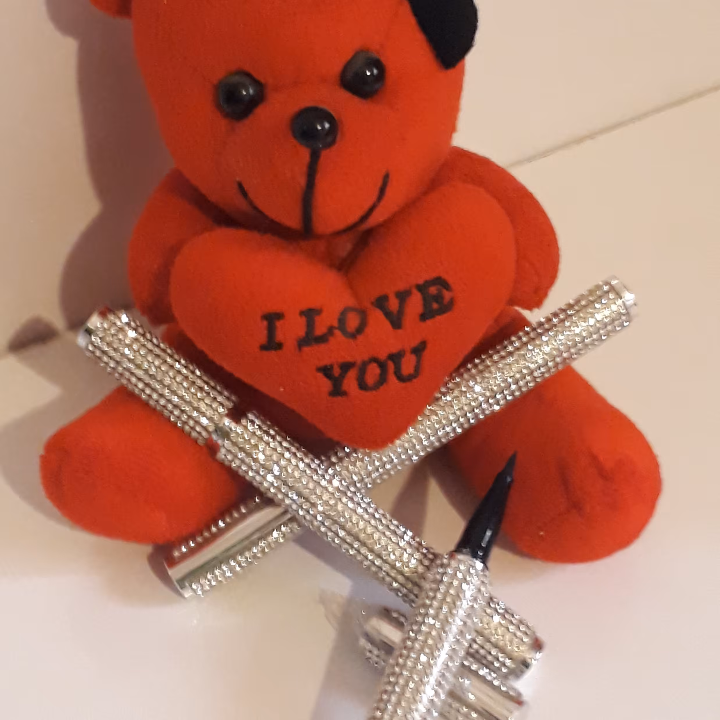 خط چشم ماژیکی 