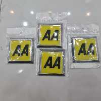 آرم آداک AA جلو پنجره