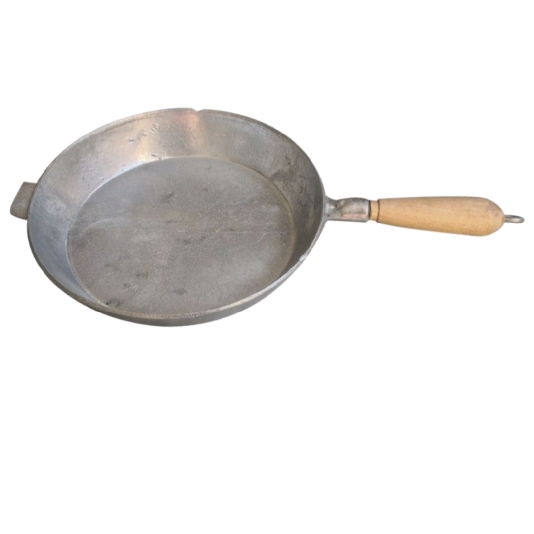 مایتابه دسته چوبی چدن روس (آلمینیوم) قطر 30