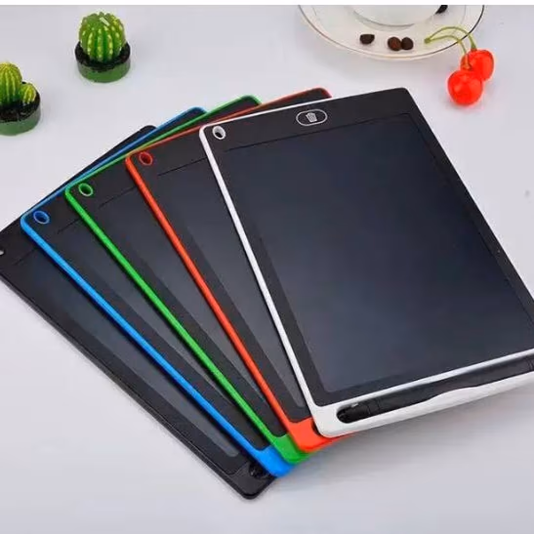 تبلت یادداشت و چرک نویس و تمرین پاک شونده 8.5 اینچی
مناسب برای همه خانم ها و آقایان و کودکان
قابل استفاده در منازل و محل