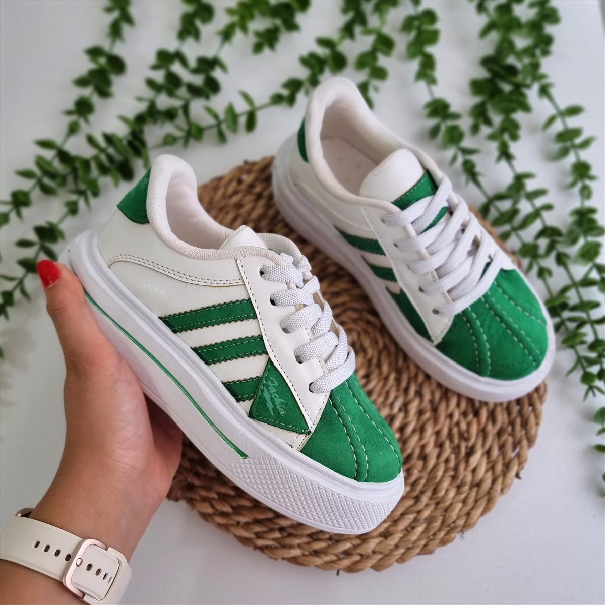 کتونی آدیداس دخترانه و پسرانه سایز 32 تا 37 سبز و مشکی 