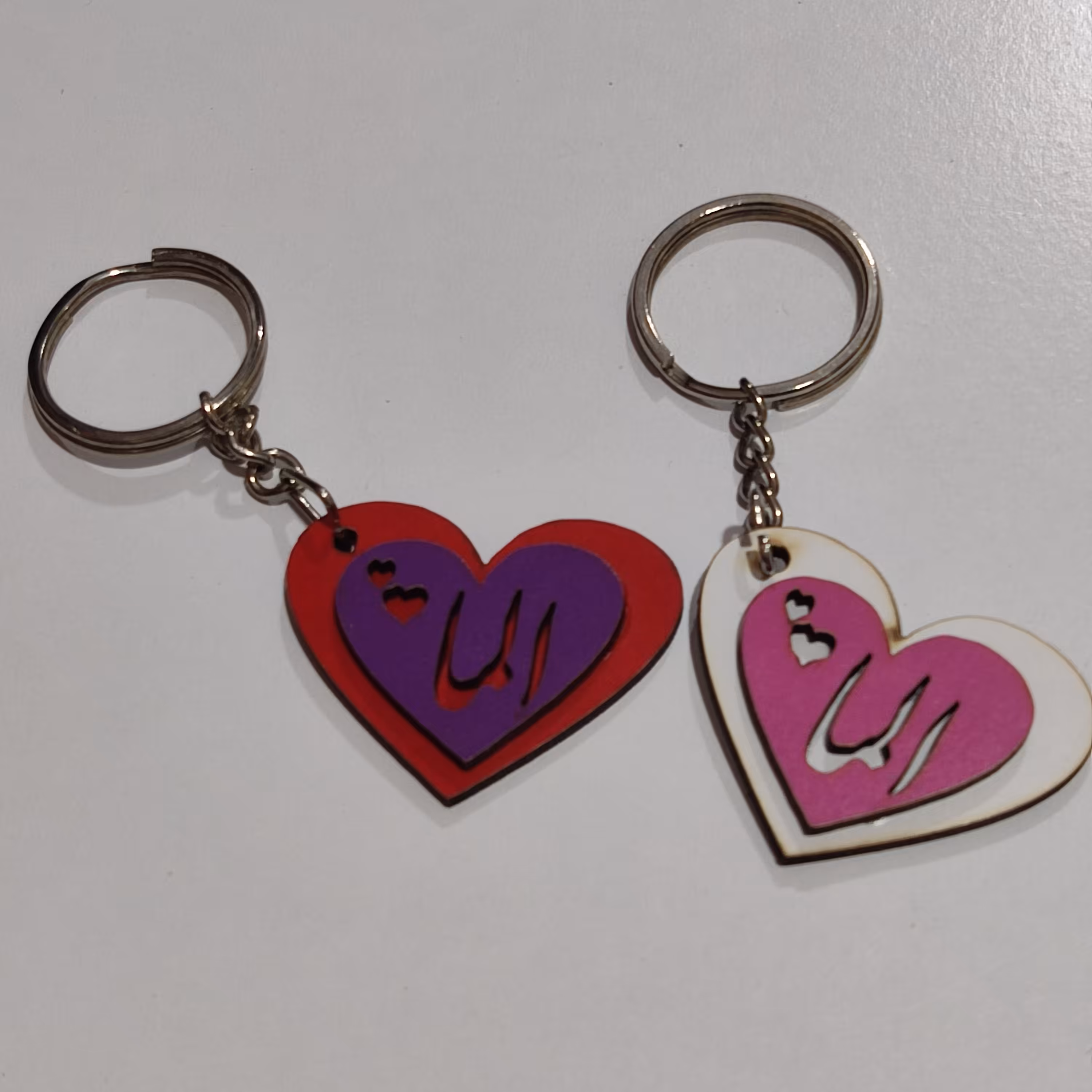 دست کلید چوبی (پاسوییچی) قلبی شکل اسم الما دارای رنگبندی و شکل مختلف 