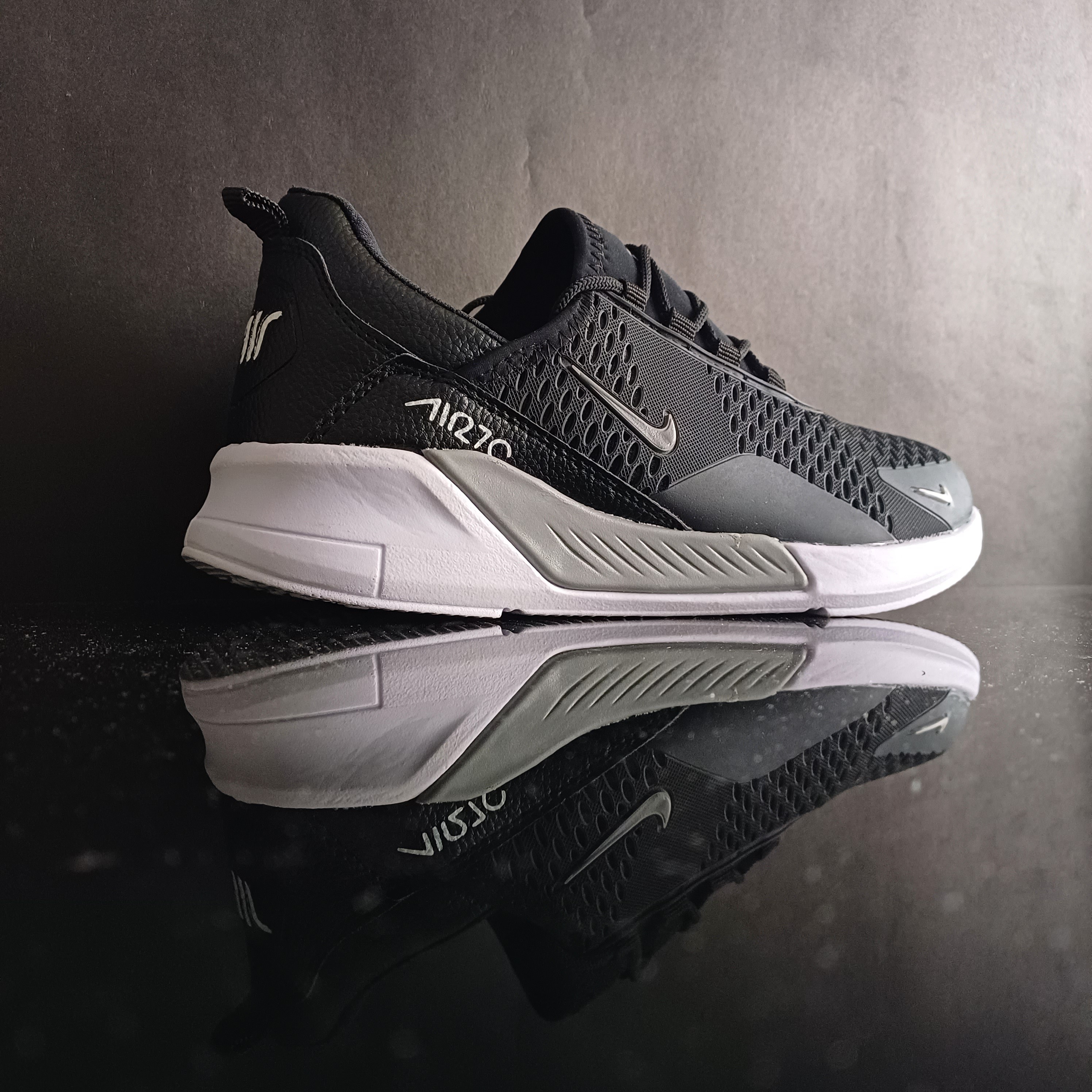 کفش اسپرت نایک ایر 270 سایز 41 تا 44(nike air 270)