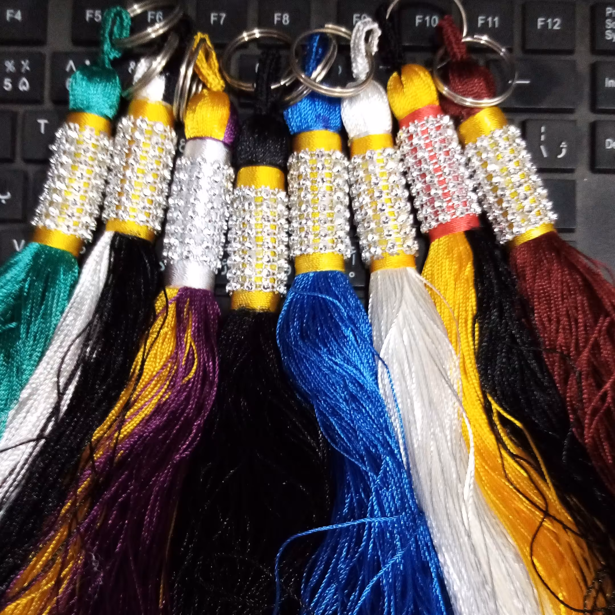 جاکلیدی زندان بافت.رنگ بندی مشکی.آبی.زرد.قهوه ای.سبز