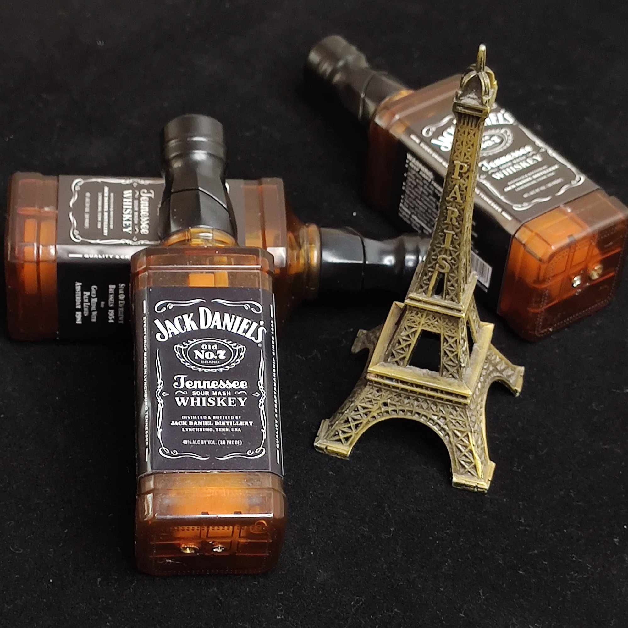 فندک فانتزی ( طرح بطری جک دنیلز ) کلکسیونی , سوخت گاز