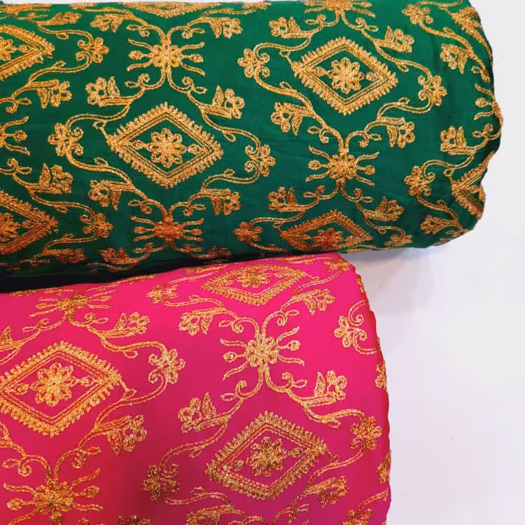 پارچه ساتن گلدار پر کار 1