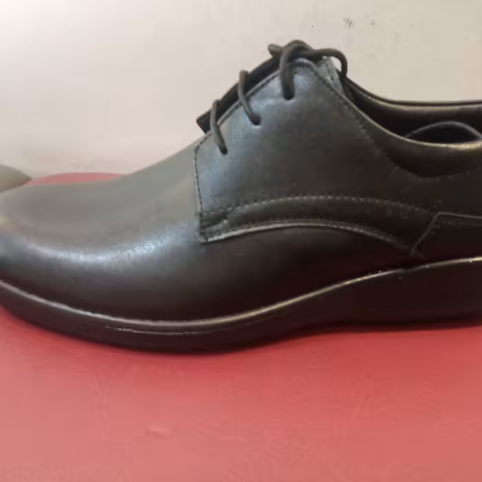 کفش مردانه بند دار  طبی چرم صنعتی زیره PU شیک       